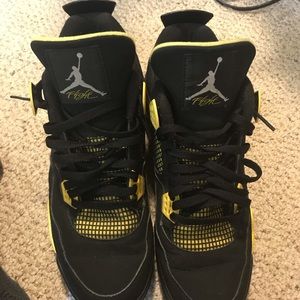 Jordan 4 Thunder